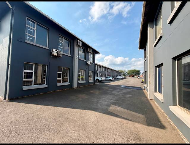 215M² BUSINESS CENTRE FOR SALE IN ALTON